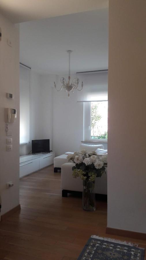 Appartamento In Villa Pesaro Exterior foto