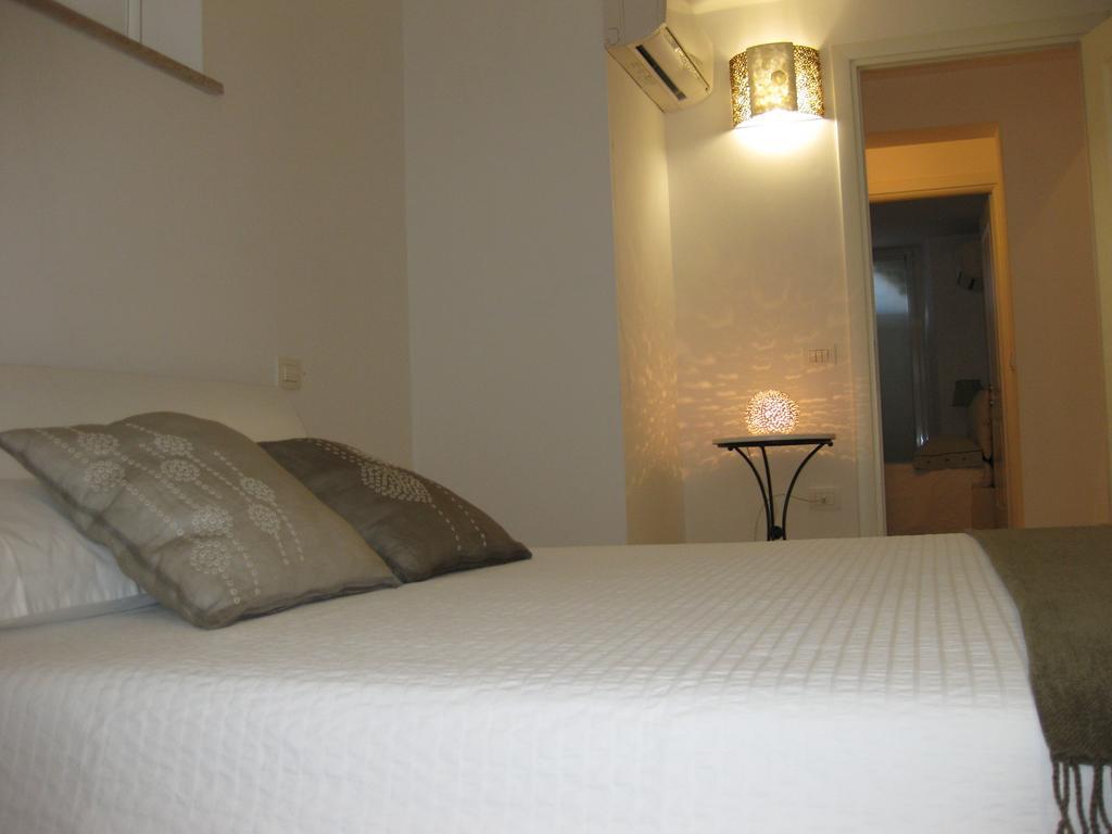 Appartamento In Villa Pesaro Zimmer foto