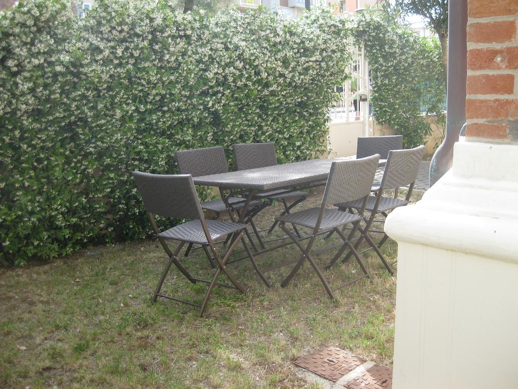 Appartamento In Villa Pesaro Zimmer foto
